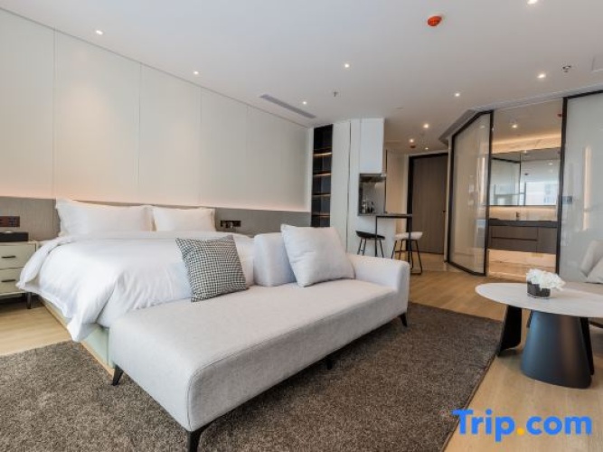 Apartment with city view