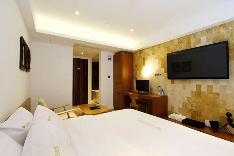 Rich Diamond Hotel