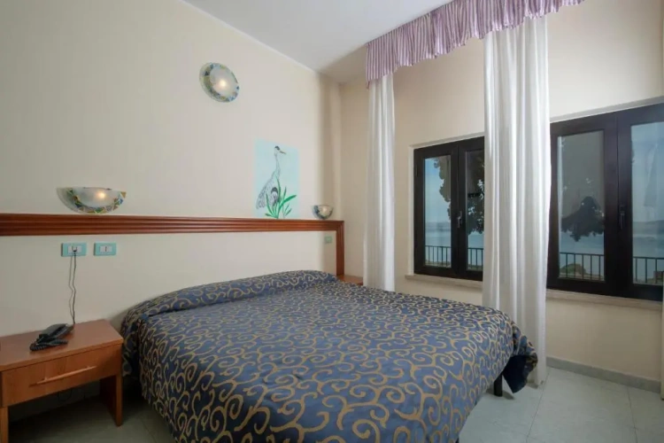 Deluxe Double room with lake view