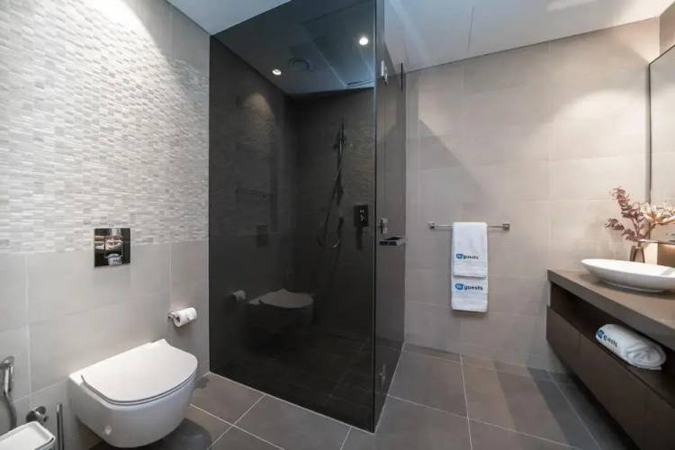 Luxurious apartment with prime location