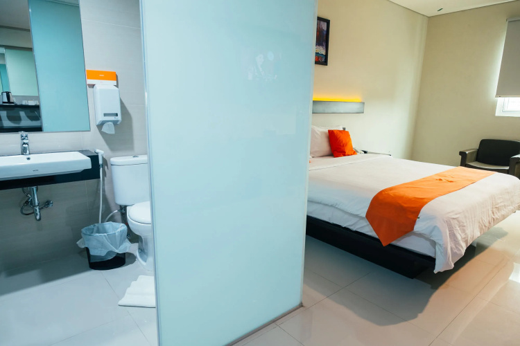 Alpha Hotel
