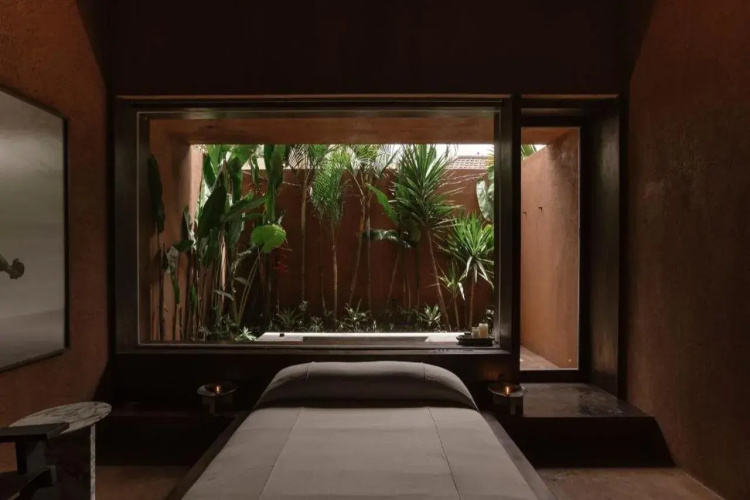 Further Hotel
