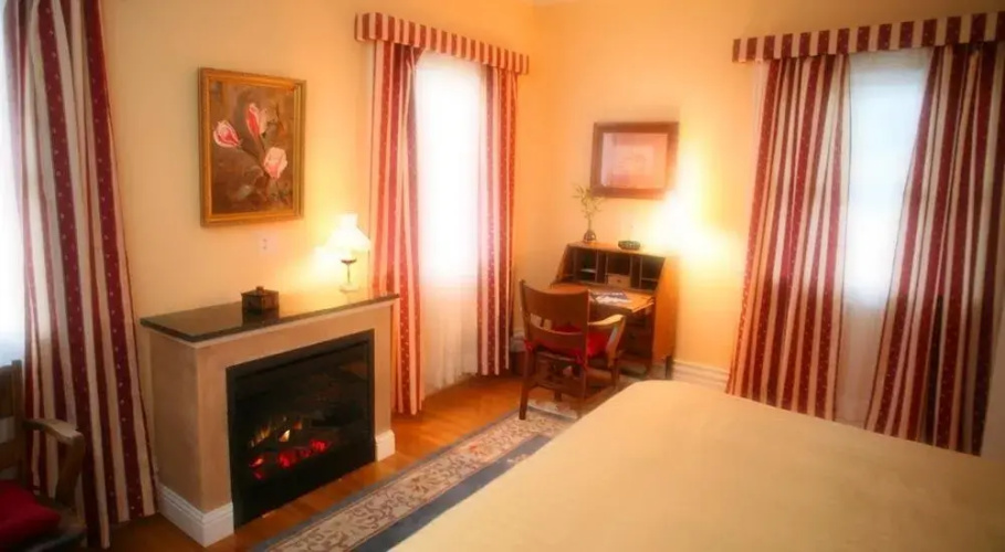 Villa Columbia Bed & Breakfast