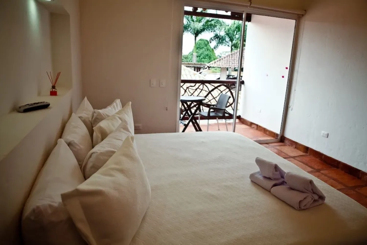 1 Bedroom Standard Double room with balcony