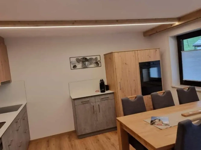 3 Bedrooms Apartment
