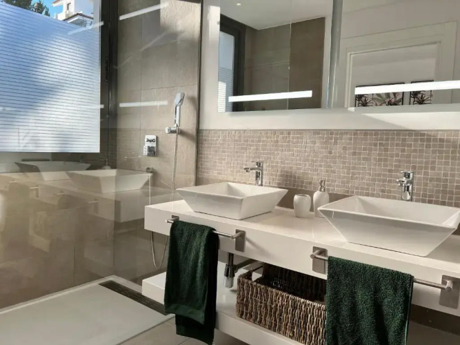 New 3 bed townhouse Estepona beachside