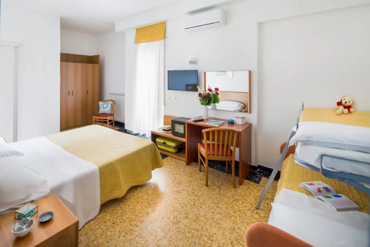 Mayola Hotel