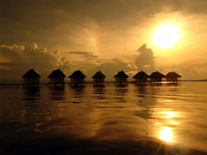 Punta Caracol Acqua Lodge