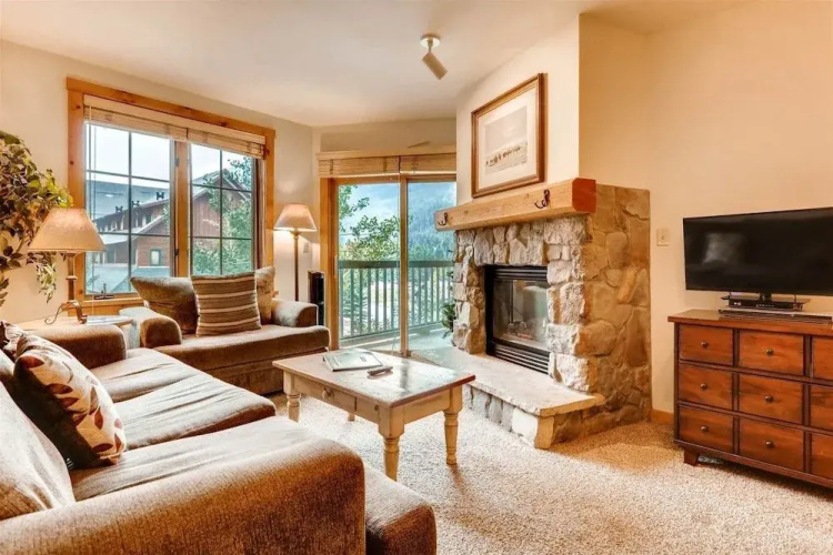 8500 Dakota Lodge