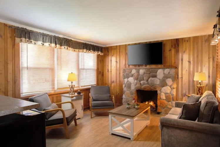 2 Bedrooms Cottage