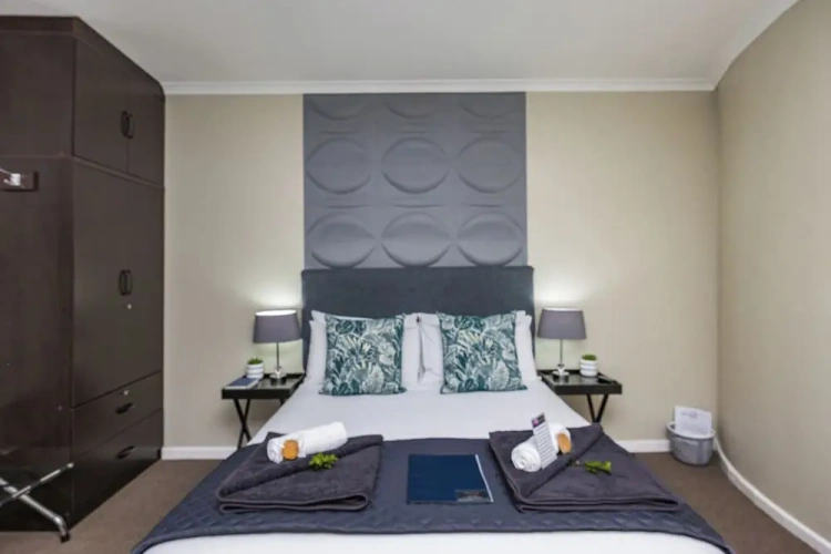 Standard Triple room with view