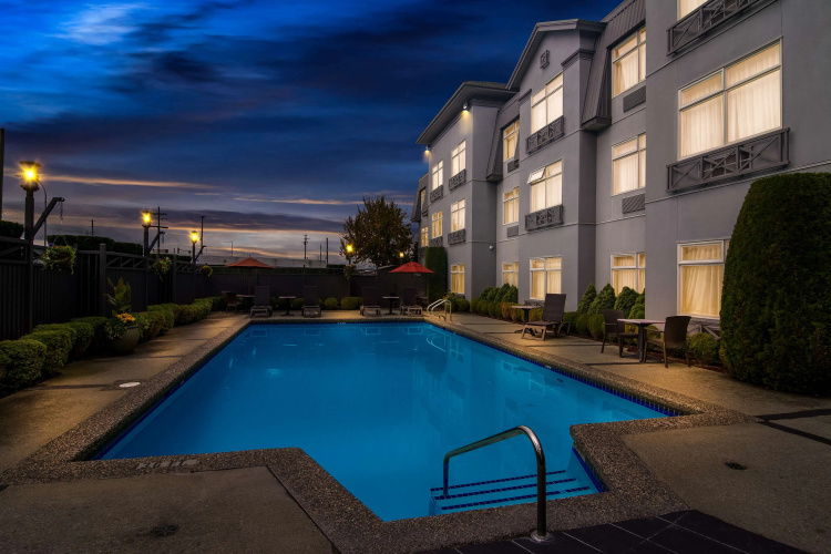 Best Western Plus Pitt Meadows Inn & Suites photo 17