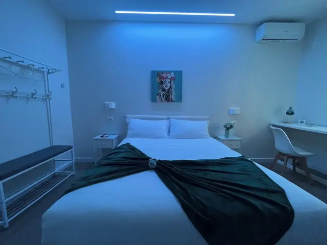 F.Rooms Napoli Via Sementini