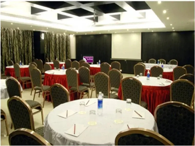 Clarks Inn Suites Pune