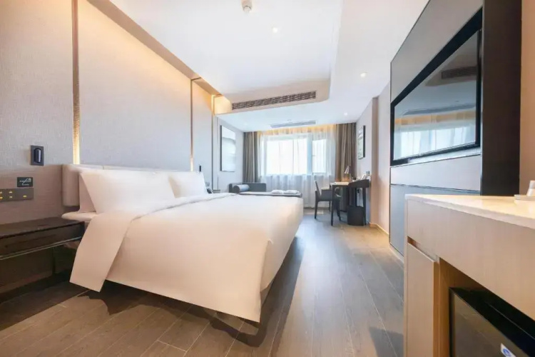 Atour Hotel Wuyue Plaza Anqing