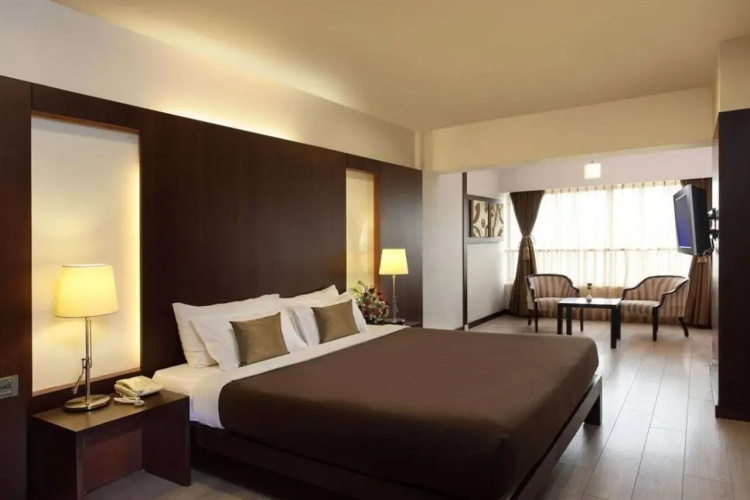 Hotel Aurora Towers