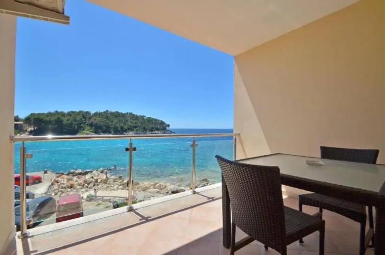 Comfort Double room with balcony and with sea view