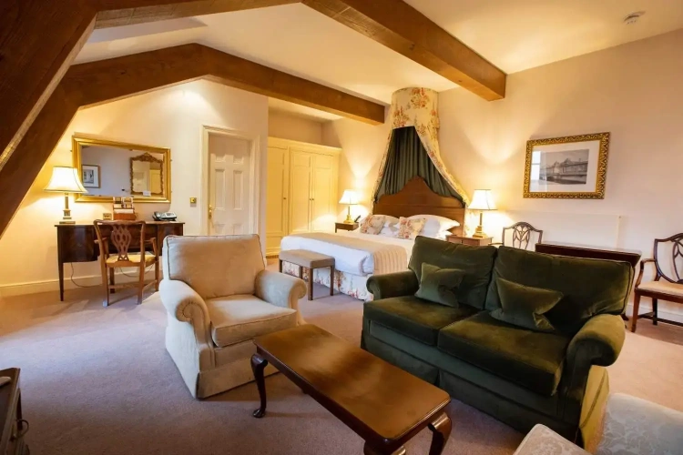 Standard Single Club room