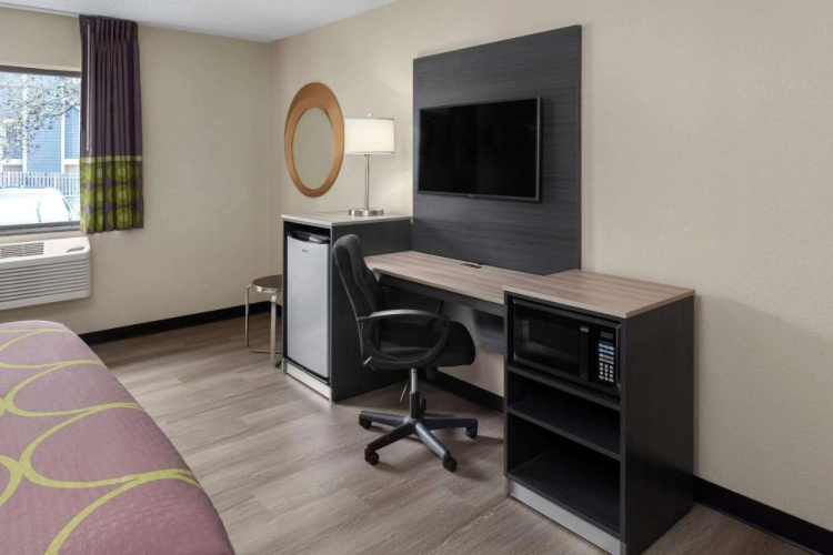 Comfort Inn West