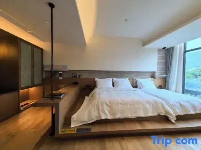 Twin Suite with mountain view