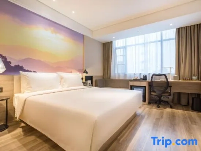 Standard Double room with city view