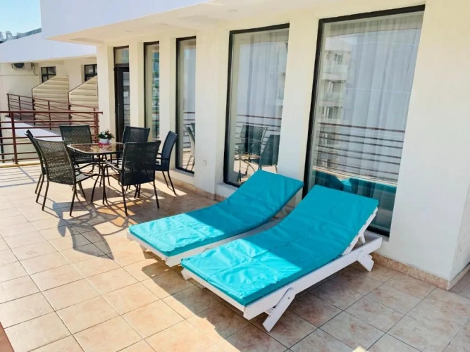 2 Bedrooms Apartment