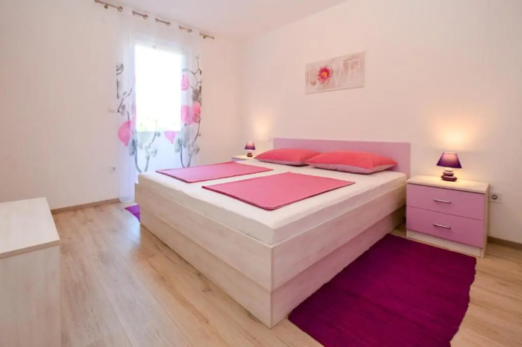 Apartment Mit- Mir