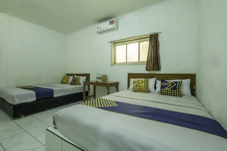 Standard Triple room