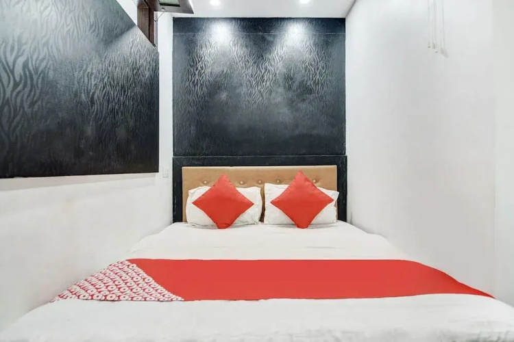 Capital O 38853 S Sumangalam Palace