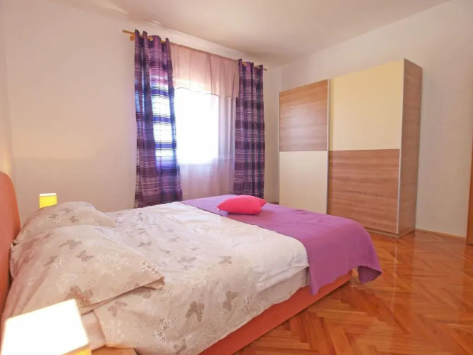 Apartments Mihatović