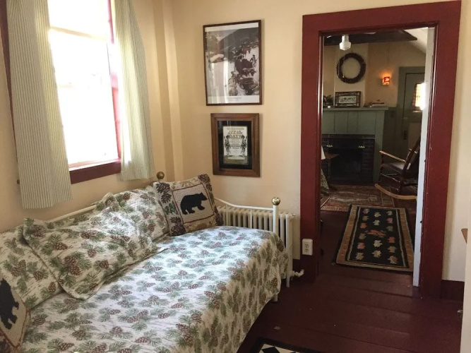The Ira Allen House