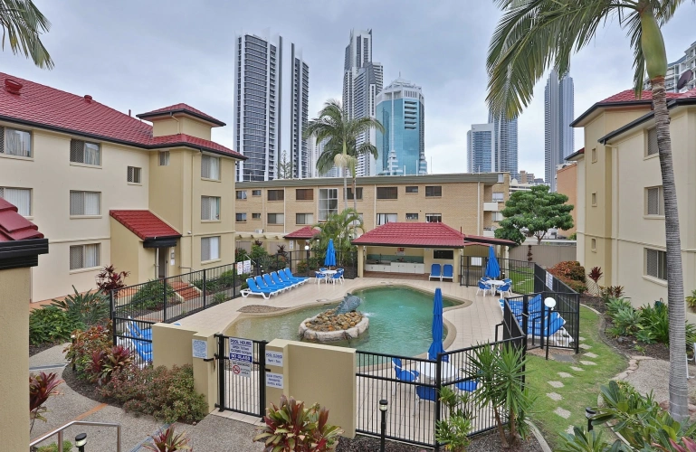 1 Bedroom Triple Apartment