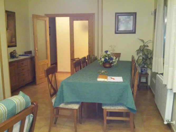 4 Bedrooms Cottage