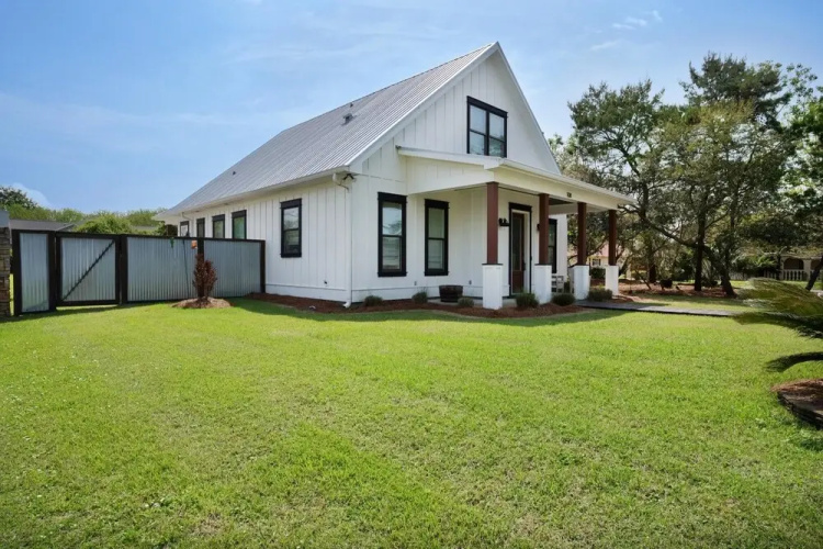 Moonlight Cottage