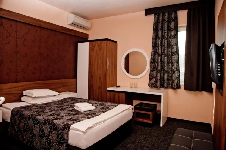 1 Bedroom Suite
