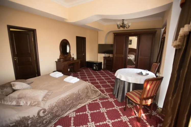 Altin Palace