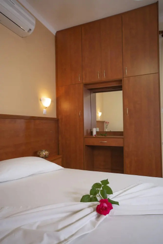 Beach Flat With Garden, Jacuzzi, BBQ