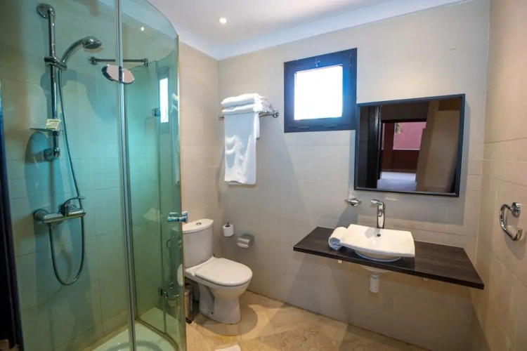 2 Bedrooms Apartment with balcony