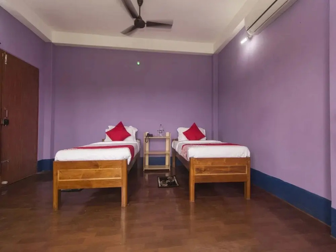 Comfort Zone By OYO Rooms