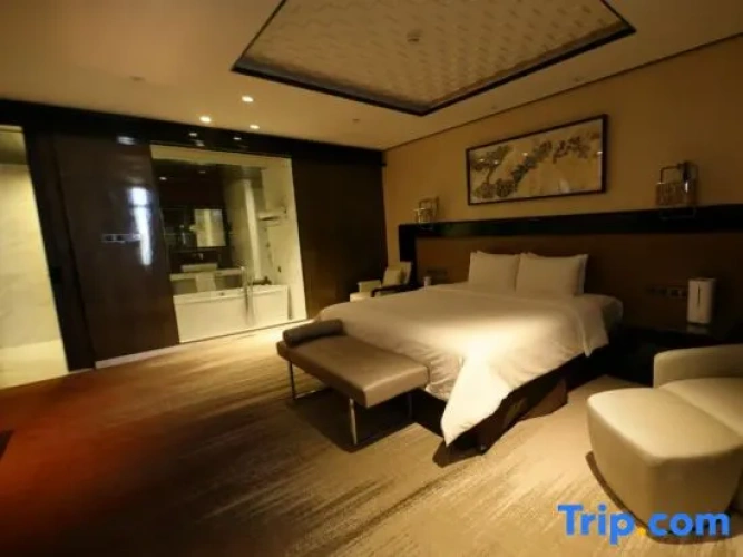 Premier Suite