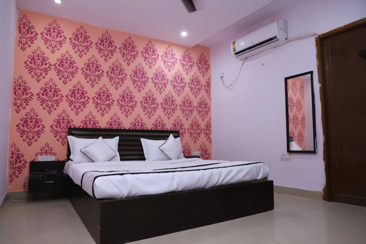 Hotel Axiom Prime