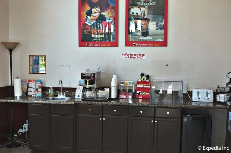 Econo Lodge At The Park