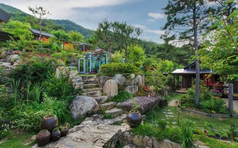 Sancheong Dolkkotdam Pension