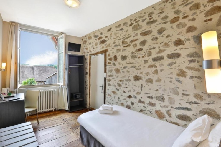 Standard Double room with view