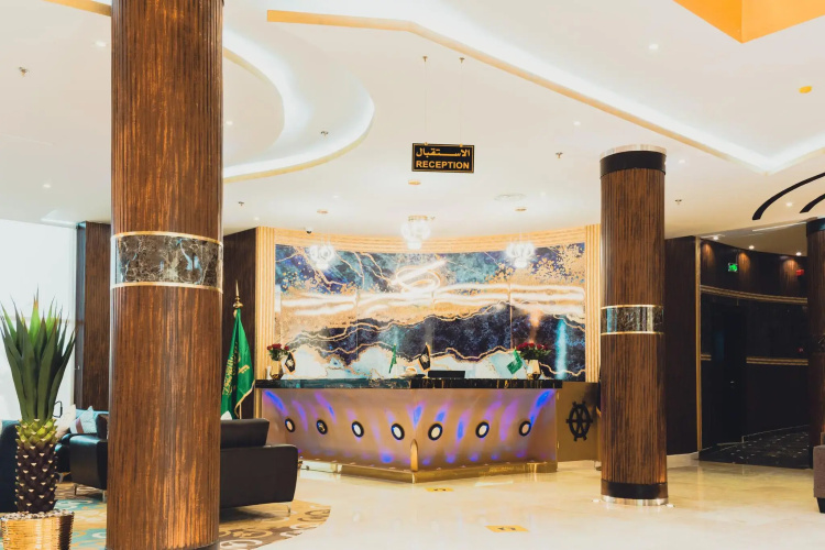 Golden Ship Hotel