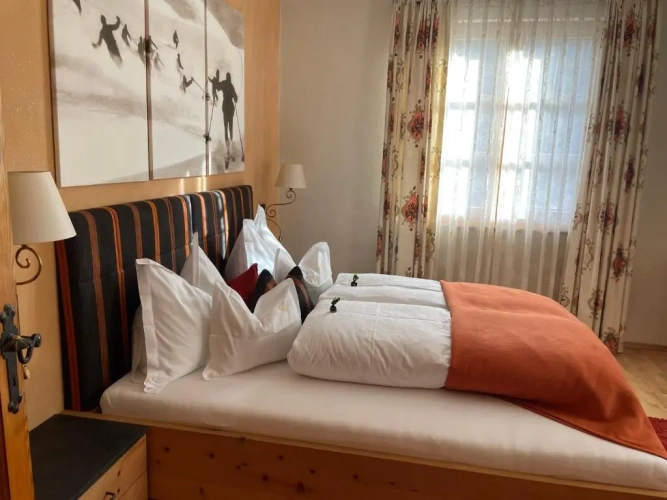 2 Bedrooms Apartment