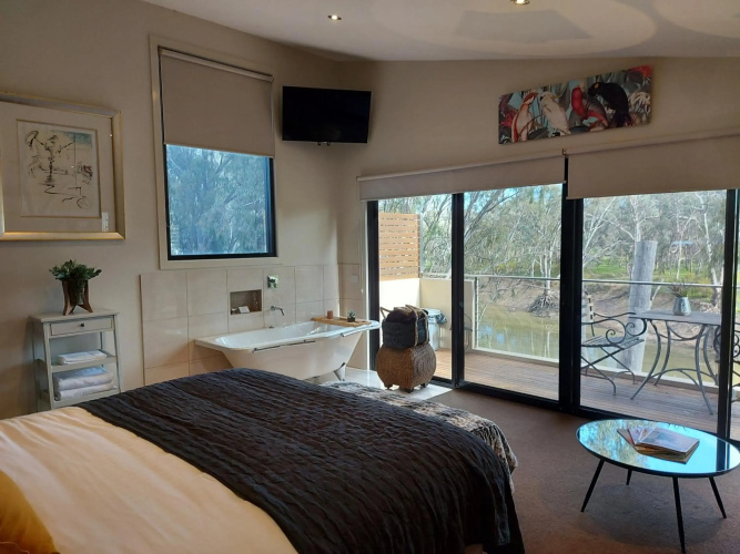 Adelphi Apartment 6 Riverview 2 BDRM or 6A King Studio Riverview both with balconies