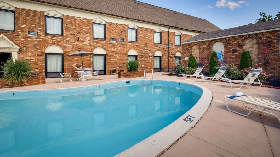 Best Western Plus Governor's Inn photo 13
