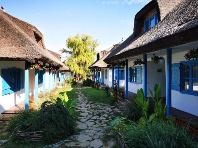 5 Chirpici - Small Traditional Resort