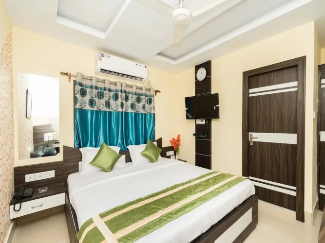 Dreamland by FabHotel